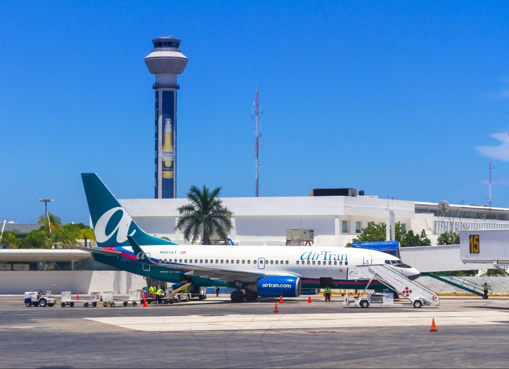 Cómo ir del Aeropuerto Internacional de Cancún a tu hotel