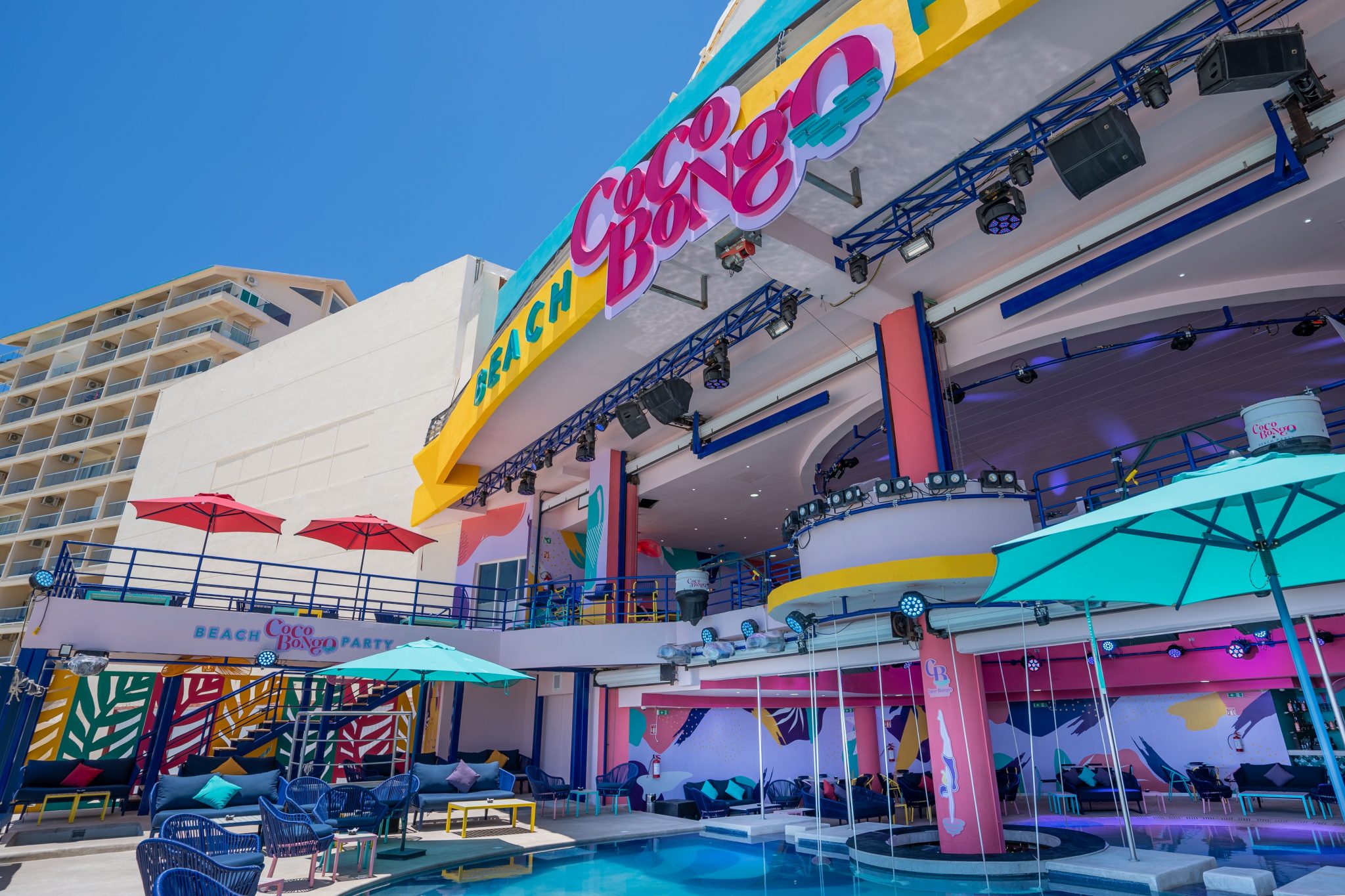 coco bongo cancun beach club